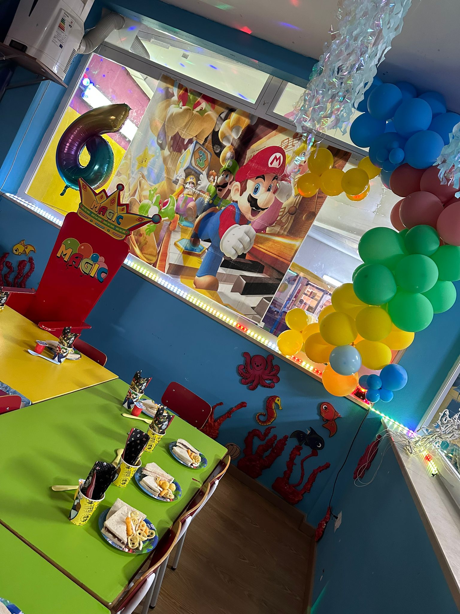 sala-comedor-meriendas-parque-infantil-magic